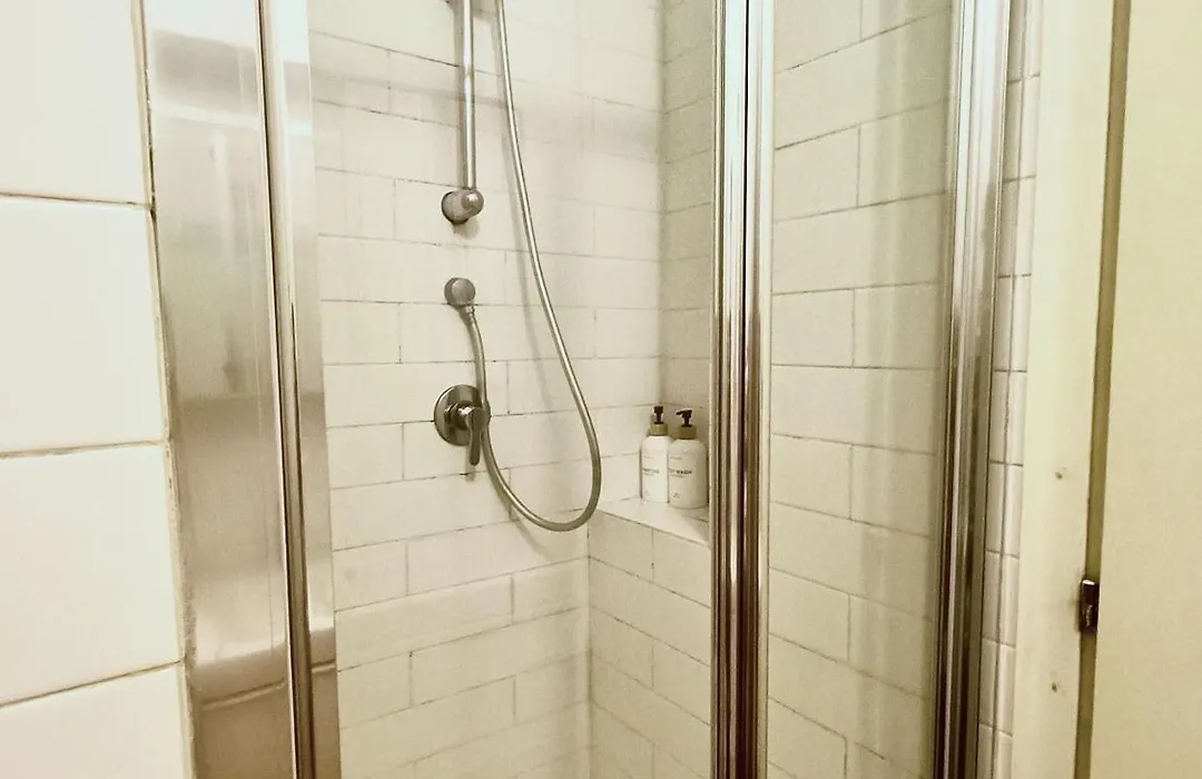 The Red Suite In Florence With Free Parking-1