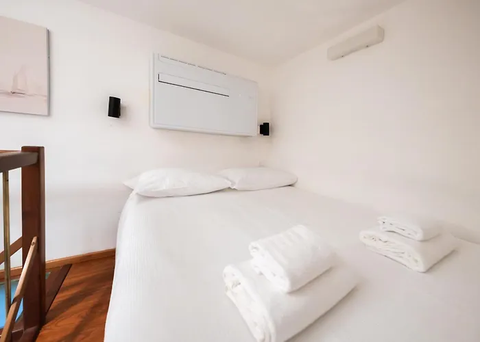 Station - City Center Studio Flat